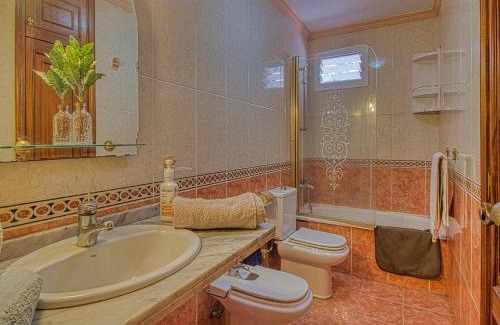Radazul Apartamento | Apartment in Radazul with Stunning Sea Views, cleaning included