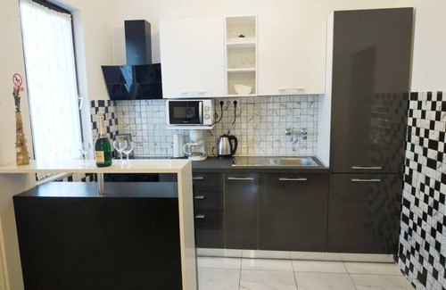Razanj Apartamento | Apartamento en Ražanj con Terraza, Acondicionador, WIFI, Lavadora (3567-1)