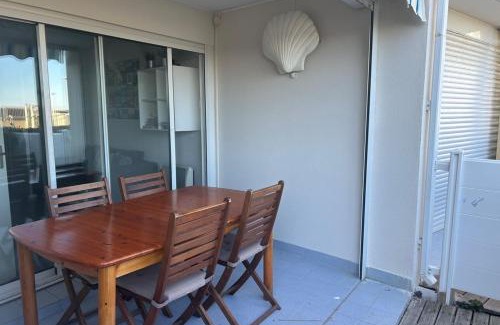 Frontignan Apartamento | Apartment in Residence with Swimming Pool and direct beach access
