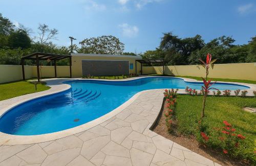 Coxen Hole Apartamento | Apartment in Roatan 1