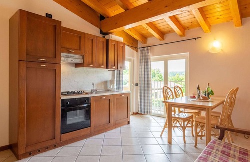 Cunettone Casa | Apartamento en Salò con Piscina y Olivos