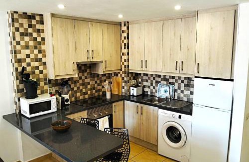 Los Cristianos Apartamento | Apartment in San Marino complex