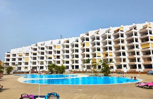 Los Cristianos Apartamento | Apartment in San Marino complex