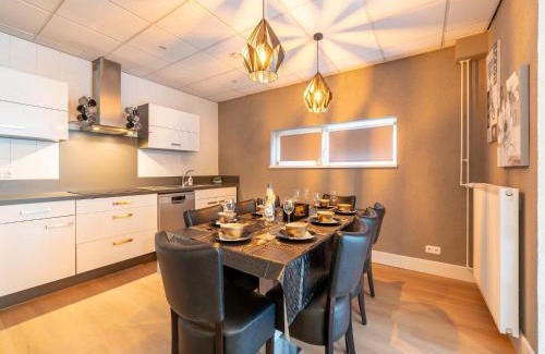 Strucht Apartamento | Apartment in Schin op Geul with Sauna, cleaning included