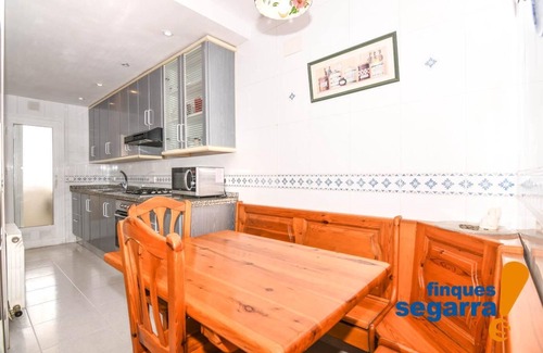 El Roc de Sant Gaieta Apartamento | Apartamento en segunda línea de mar con zona comunitaria y piscina