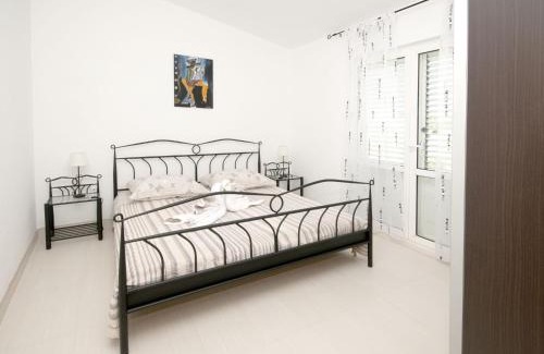 Seget Donji Apartamento | Apartment in Seget Donji with terrace