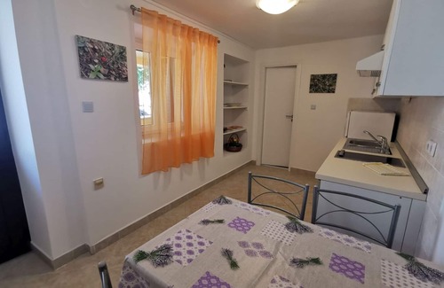 Sveti Jakov Apartamento | Apartamento en Stivan con Terraza, Acondicionador, WIFI (920-1)