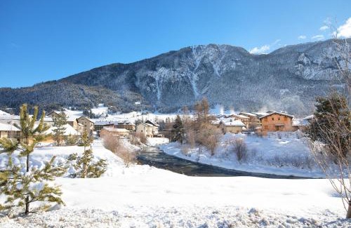 Termignon Apartamento | Apartment in Termignon with Ski-In Ski-Out