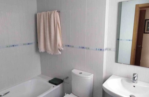 Betanzos Condominio | Apartamento centro de Betanzos con garaje privado. Apto para mascotas!