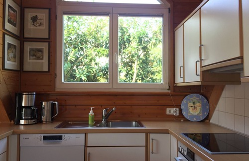 Staad Apartamento | Apartment in the garden of Seeheim Castle on lakeside with balcony and terrace.