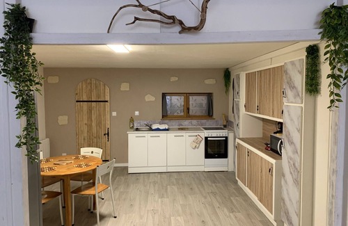 Saint-Julien Apartamento | Apartment in the heart of the village!