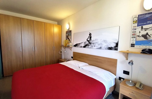 Sestriere Complejo | Apartment in the Olympic village near the center 100 meters from the lifts
