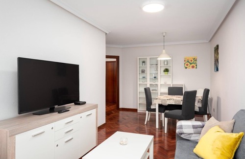 Gijon Apartamento | Apartment in the center of Gijón, great, WIFI, Movistar +, Sofa Bed