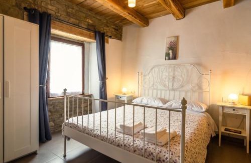 Sestino Casa | Apartment in Tuscany with Panoramic Pool