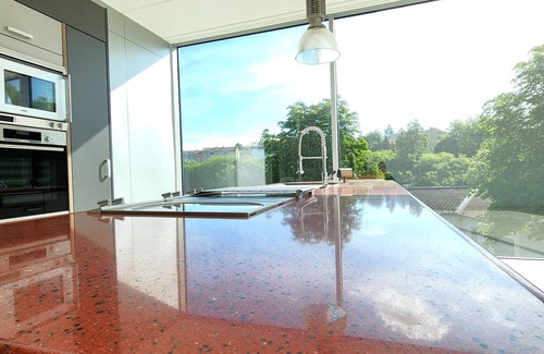Bad Hall Apartamento | Apartment in villa, sky view, elevator, luxury floor
