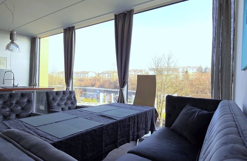 Bad Hall Apartamento | Apartment in villa, sky view, elevator, luxury floor