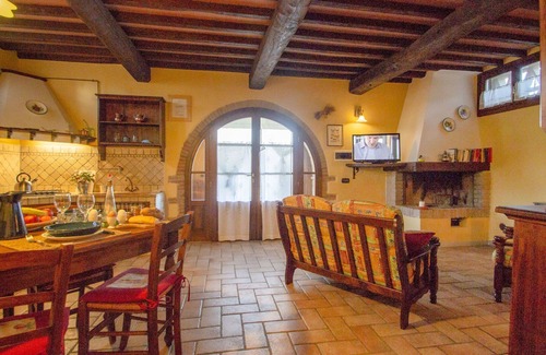 Poggiarello Villa | Precioso apartamento en villa con WIFI, piscina, TV, terraza, aparcamiento, cerca de San Gimignano