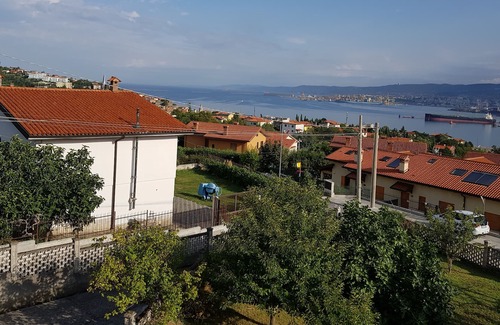 Muggia Villa | Apartamento en villa con jardin
