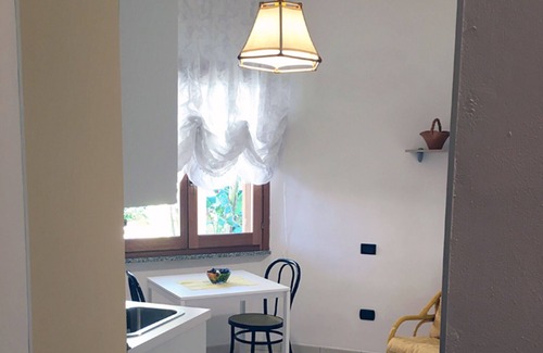 Province of Cagliari Apartamento | Apartamento en chalet con jardín y jacuzzi