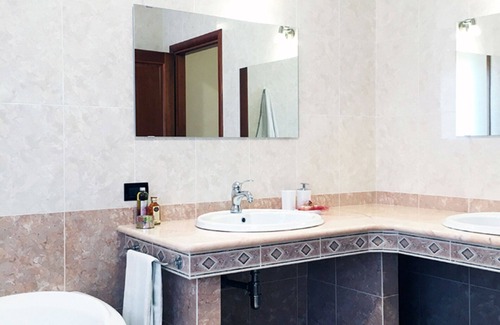 Province of Cagliari Apartamento | Apartamento en chalet con jardín y jacuzzi
