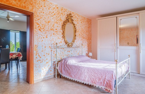 Lentini Apartamento | Apartment "Indipendente Lentini" with Mountain View, Garden & Wi-Fi