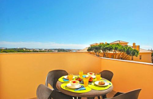 Oura Apartamento | Apartment Ipanema 1 by Algarve Vacation