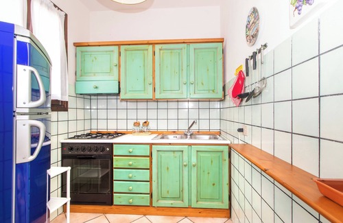 Valledoria Apartamento | Apartamento Iris con balcón y Wi-Fi
