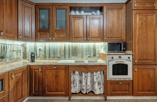Orentano Apartamento | Apartment 'Candy Home' with Private Veranda, Wi-Fi and Air Conditioning