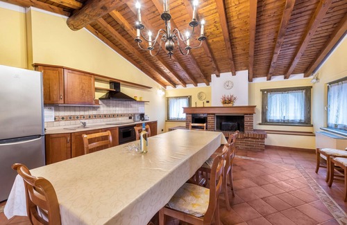 Santigaro Apartamento | Apartamento 'Oleadei - Zeus' con vistas a la montaña, Wi-Fi y aire acondicionado