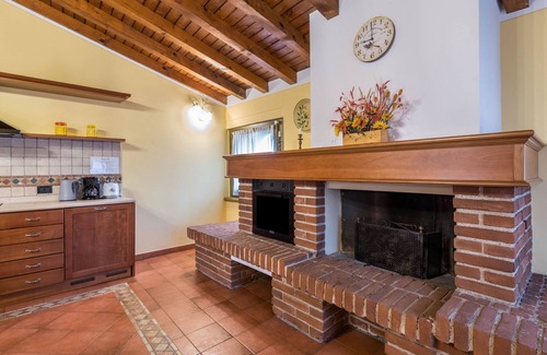 Santigaro Apartamento | Apartamento 'Oleadei - Zeus' con vistas a la montaña, Wi-Fi y aire acondicionado