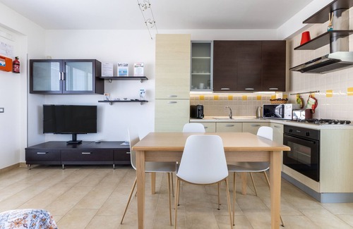 Punta Secca Apartamento | Apartamento 'Appartamento Mare' con vistas al mar, Wi-Fi y aire acondicionado