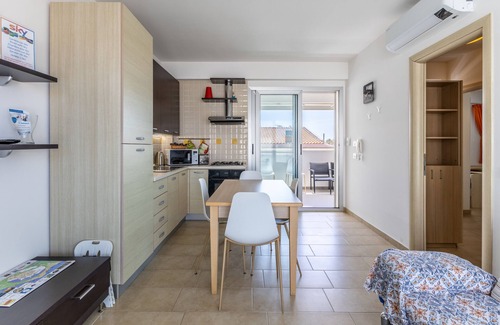 Punta Secca Apartamento | Apartamento 'Appartamento Mare' con vistas al mar, Wi-Fi y aire acondicionado