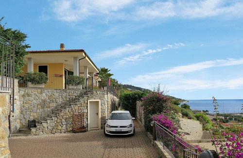 Santo Stefano al Mare Apartamento | Apartment Chiara by Interhome