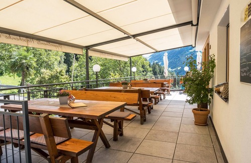 San Leonardo in Passiria Apartamento | Apartamento 'Hofschenke Pfeiftal - Bergwiese' con vistas a la montaña, jardín compartido y Wi-Fi