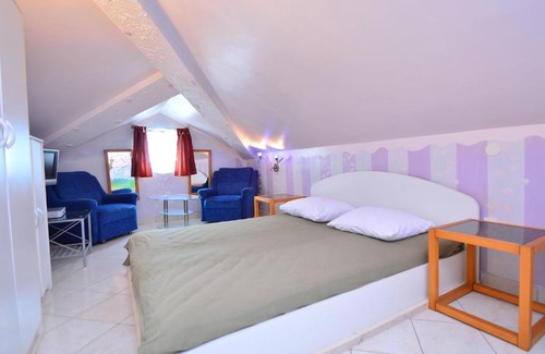 Raslina Apartamento | Apartment Ivana-5 by Interhome
