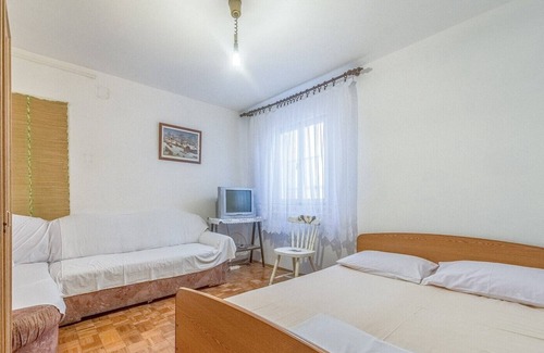 Jadrtovac Apartamento | Apartments Ivić / Apartment Ivic A1 near the Sea