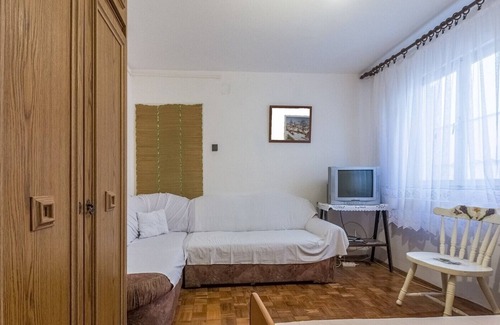 Jadrtovac Apartamento | Apartments Ivić / Apartment Ivic A1 near the Sea