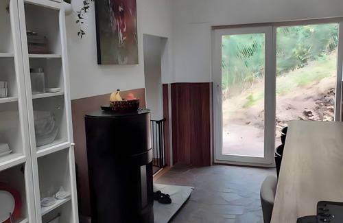 Langscheid Apartamento | Apartamento 'Jagdhaus' con vistas a la montaña, terraza privada y Wi-Fi