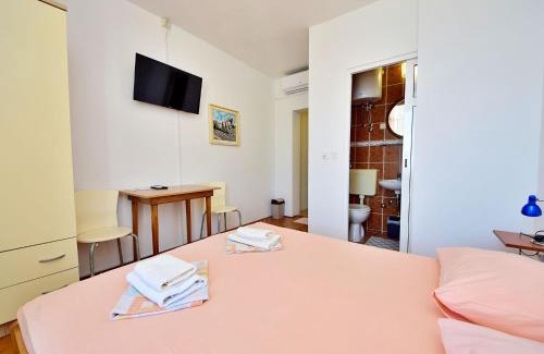 Trstenik Apartamento | Apartment Jelka-2 by Interhome