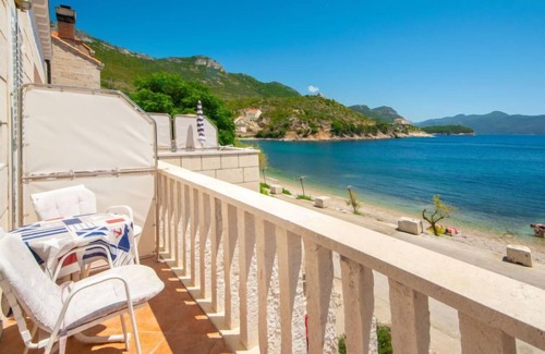 Trstenik Apartamento | Apartamento Jelka by Interhome