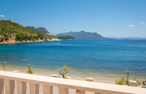 Trstenik Apartamento | Apartamento Jelka by Interhome