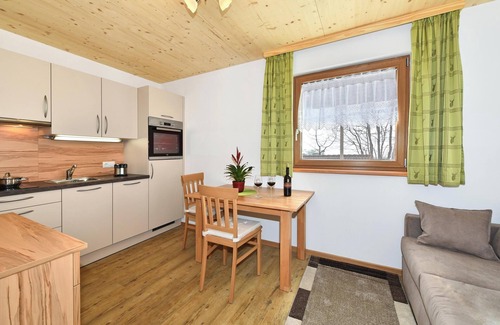 Racines Apartamento | Apartamento 'Joselehof App Arnika' con vistas a la montaña, terraza compartida y Wi-Fi