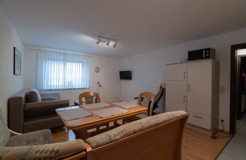Niedershausen Apartamento | Apartamento 'Juttis Bude' con terraza privada, jardín compartido y Wi-Fi