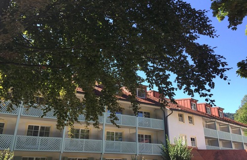 Hohenaschau im Chiemgau Apartamento | Apartment Kampenwand Wohn- und Schlafraum mit Balkon, 26 qm, Aufzug im Haus