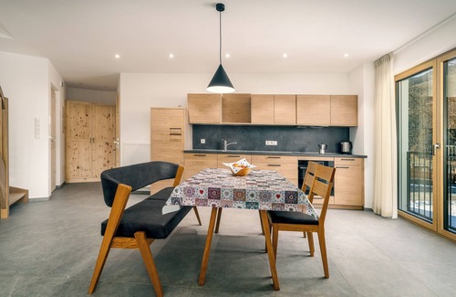 Bressanone Apartamento | Apartamento 'Kanzi' con vistas a la montaña, jardín compartido y Wi-Fi