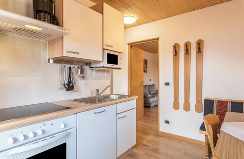 San Lorenzo di Sebato Apartamento | Apartamento 'Kehrerhof - Alpina' con vistas a la montaña, balcón y Wi-Fi
