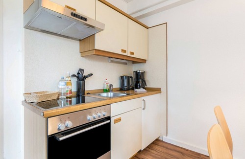 Ostersiel Apartamento | Apartment 'Kleine Ella Pellworm' with Private Terrace, Shared Garden and Wi-Fi