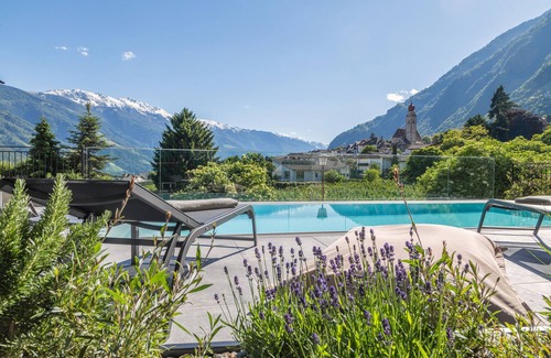 Parcines Apartamento | Apartamento 'Köfele Lodge Rosa' con vistas a la montaña, piscina compartida y Wi-Fi