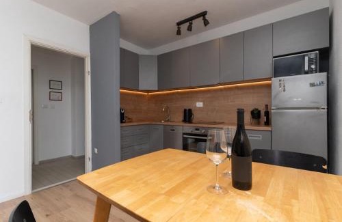 Molunat Apartamento | Apartment Konak - Two Bedroom Apartment with Terrace and Sea View