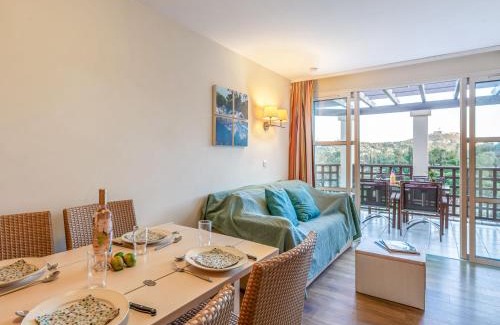 Le Dramont Apartamento | Apartment L'Esquinade F6 225 by Interhome